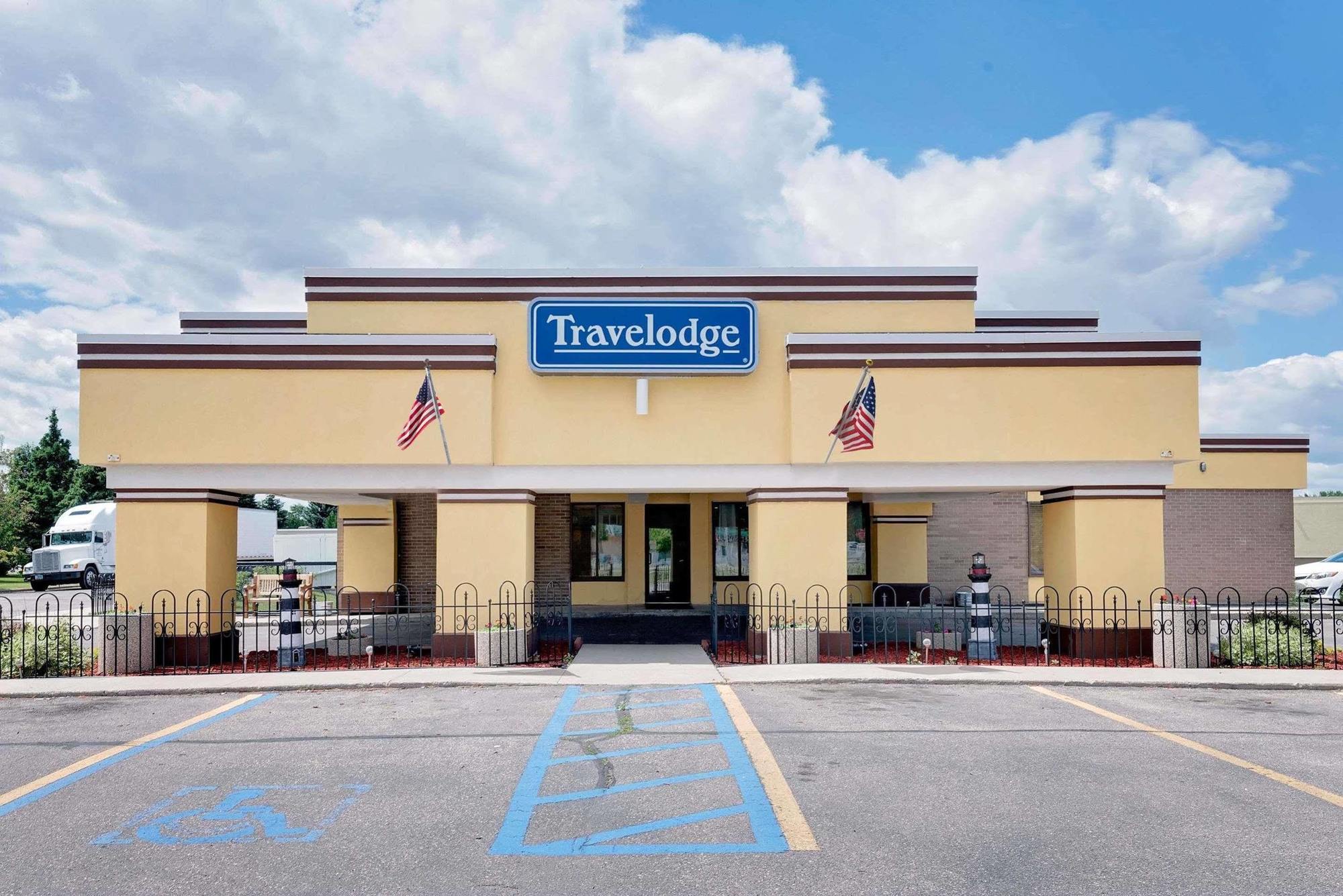 Travelodge By Wyndham Γκραντ Φορκς Εξωτερικό φωτογραφία